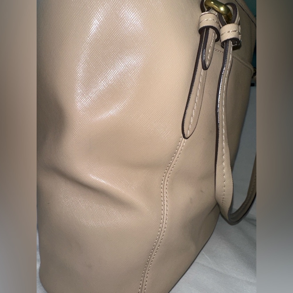 Coach Peyton Tan/Buttercream Leather Zip Too Tote Bag/Purse - Picture 4 of 9